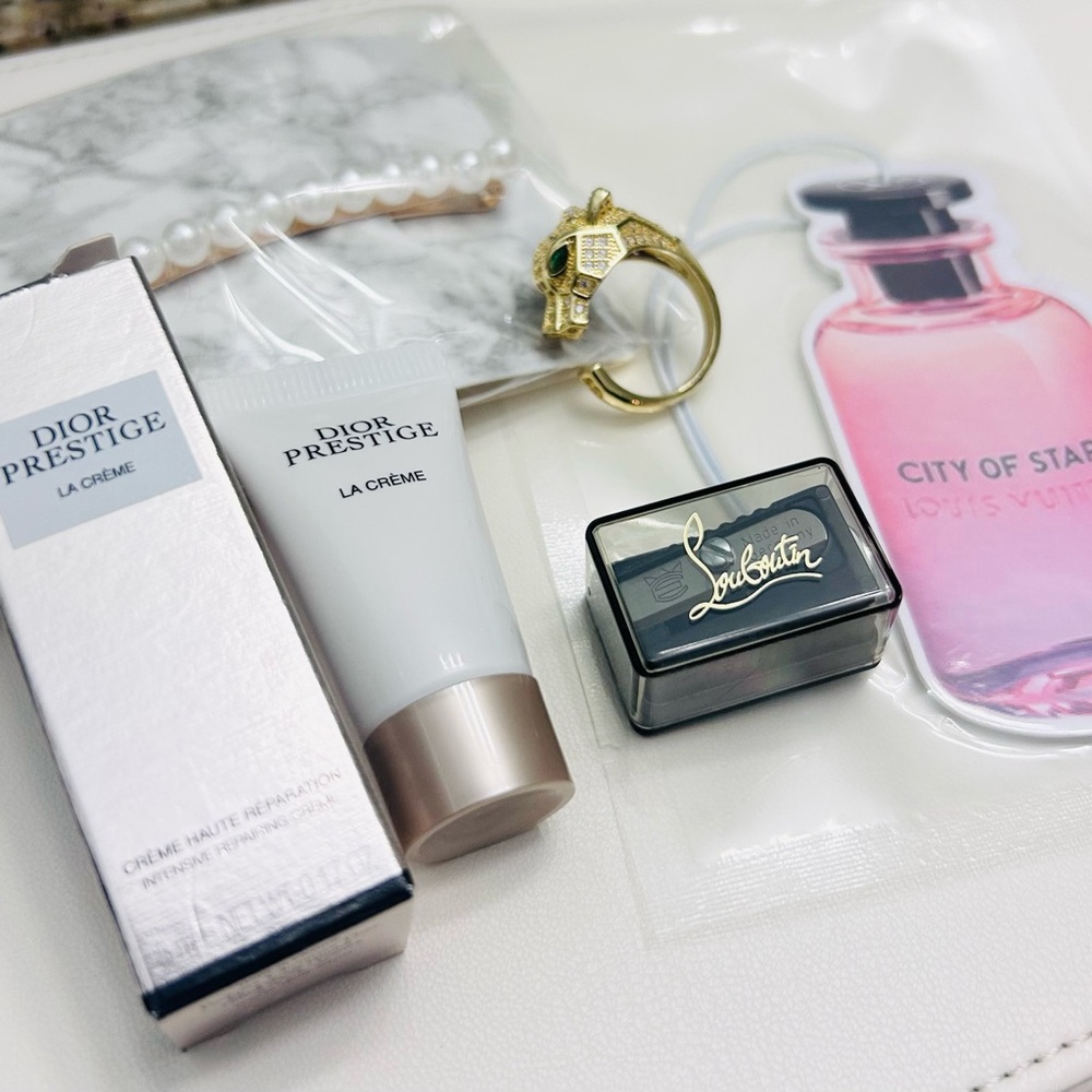 Luxury Beauty Bundle Giftset- 5pc - Picture 2 of 2